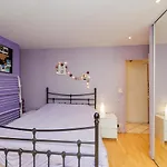 Modern Apartment Facing South In Paris