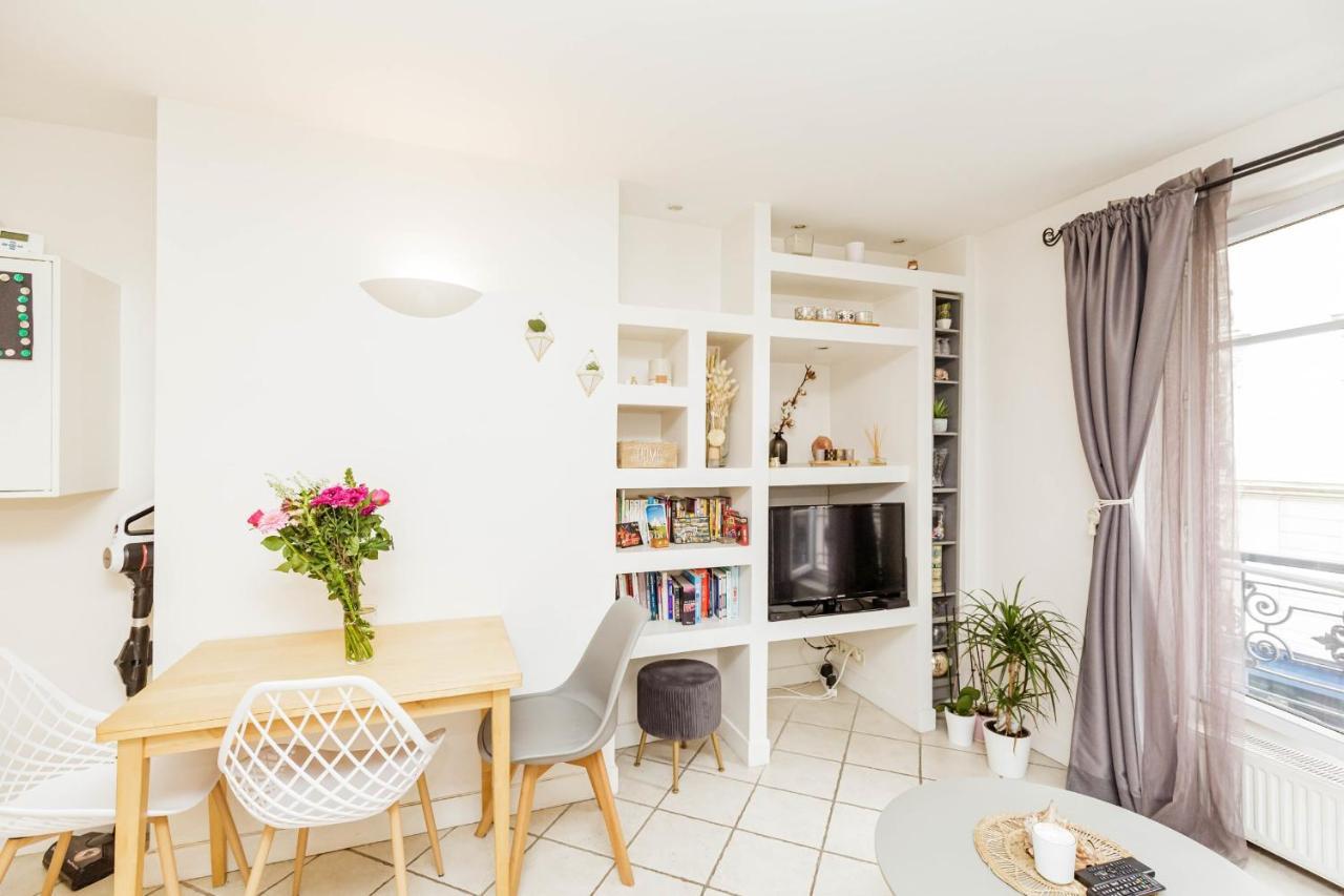 Modern Facing South In Paris